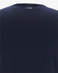 Crew-neck and label detail of the Alan Red Derby navy blue T-shirt