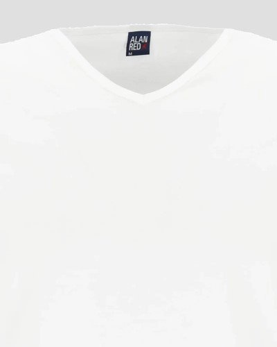 -neck detail of the white Vermont T-shirt by Alan Red