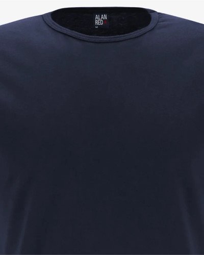 Crew-neck detail of the men's navy Derby Lange T-shirt by Alan Red