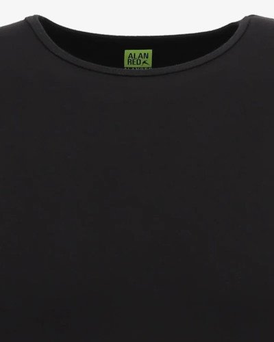 Crew-neck detail of the men's black Bilbao bamboo T-shirt by Alan Red