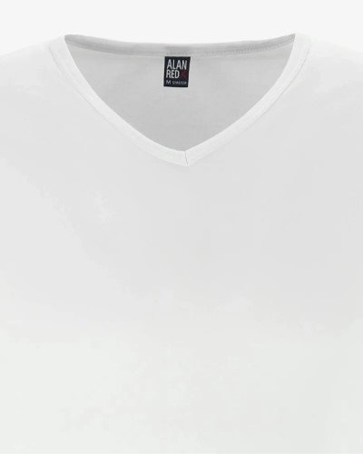 V-neck detail of the men's white Oklahoma Lange T-shirt by Alan Red