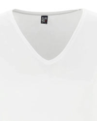 Deep V-neck detail of the men's white NOV T-shirt by Alan Red