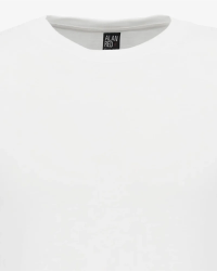 Crew-neck detail of the men's white Virginia Long T-shirt by Alan Red