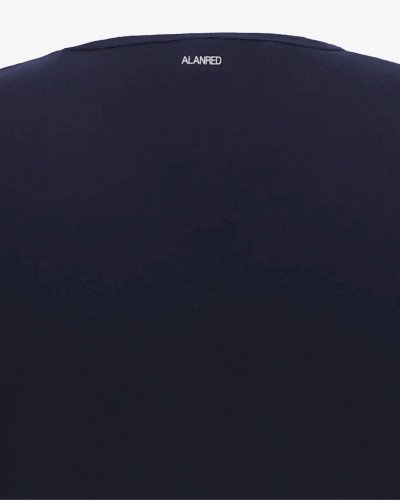 Back logo detail of the Alan Red Vermont Long men's navy extra-long T-shirt