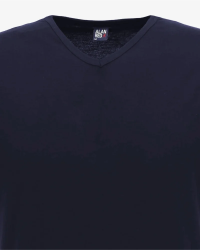 V-neck detail of the Alan Red Vermont Long men's navy extra-long T-shirt