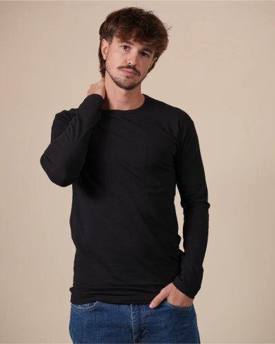 Front view of the Alan Red Olbia men's black long-sleeve T-shirt