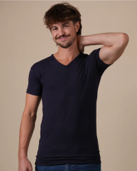Alan Red Baltimora black men's T-shirt worn, front view
