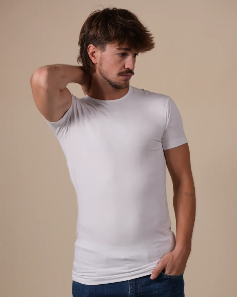 Alan Red Bilbao white men's T-shirt worn, front view