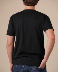 Alan Red Virginia black men's T-shirt worn, back view