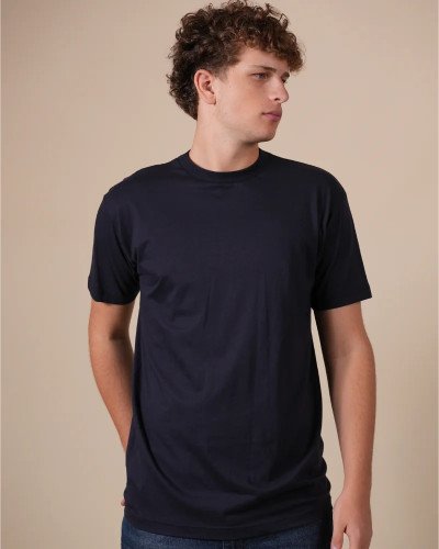 Alan Red Virginia navy men's T-shirt worn, front view