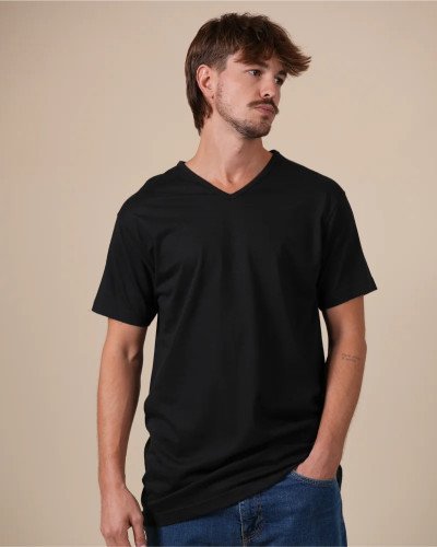 Alan Red Vermont black men's T-shirt worn, front view