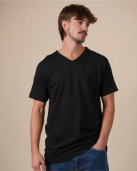 Alan Red Vermont black men's T-shirt worn, front view