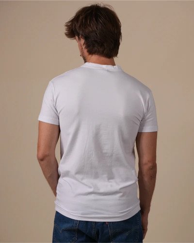 Alan Red Oakville white men's T-shirt worn, back view