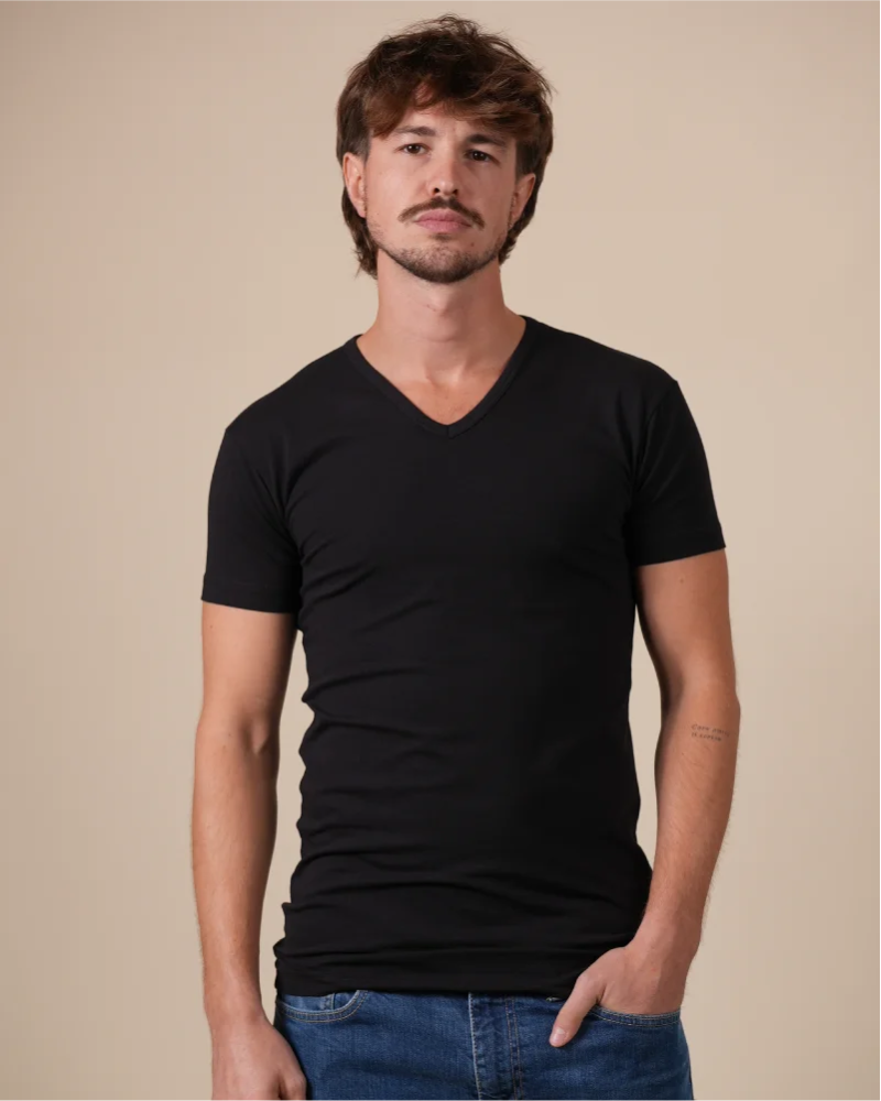 Alan Red Oakville black men's high crew-neck T-shirt, front view
