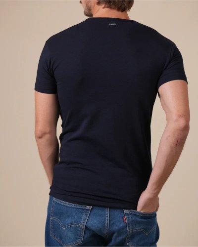 Alan Red Oakville navy blue men's T-shirt worn, back view