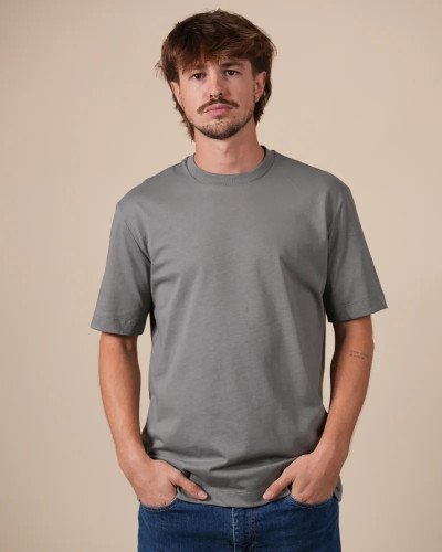 Alan Red Vanice New Green men's T-shirt worn, front view