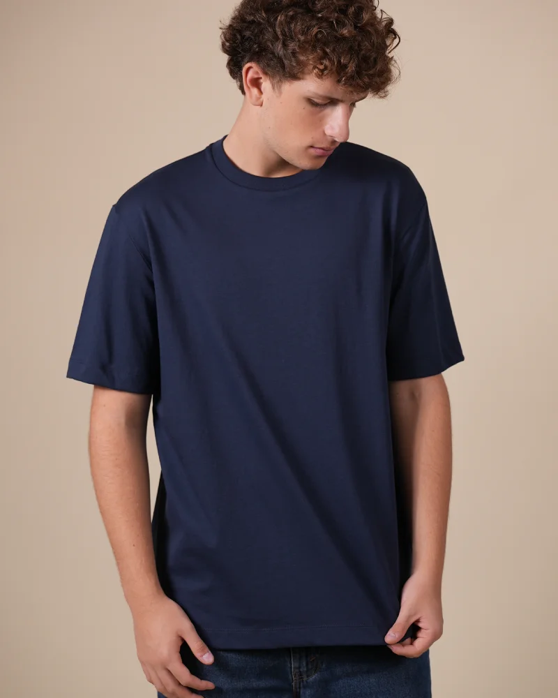 Alan Red Vanice deep blue men's T-shirt worn, front view