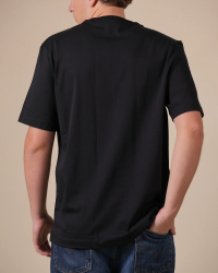 Alan Red Vanice black men's T-shirt worn, back view