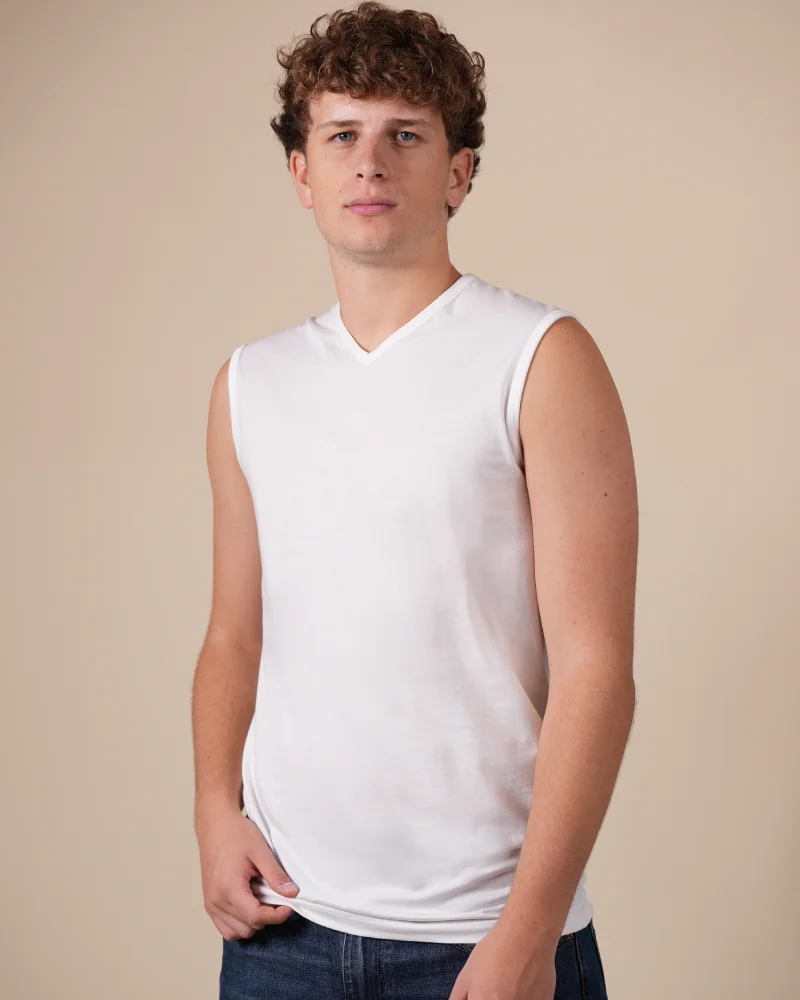 Alan Red Minto white men's V-neck tank top, front view